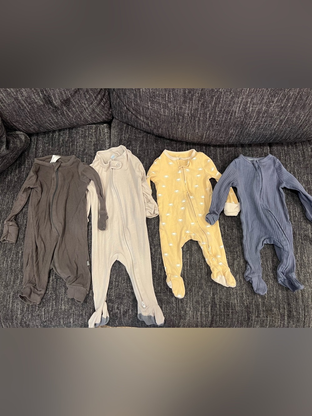 Kids One-Piece Footed Sleepsuits size Newborn and 0-3months